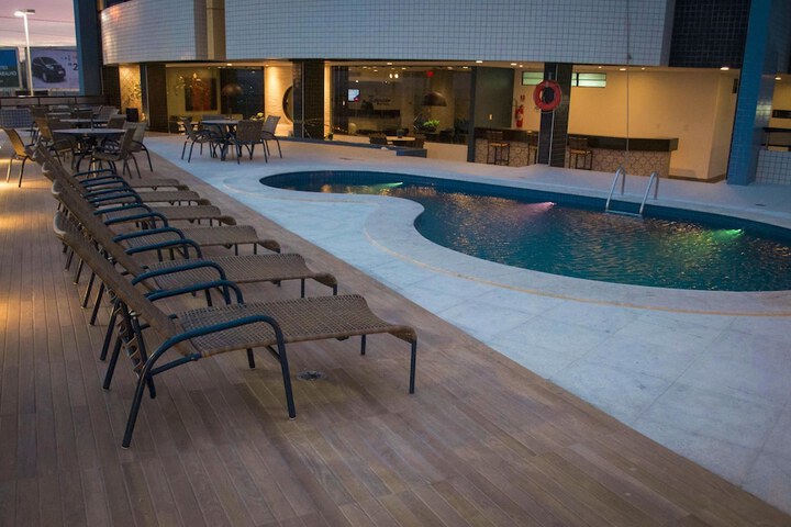 Pool 77 of 141