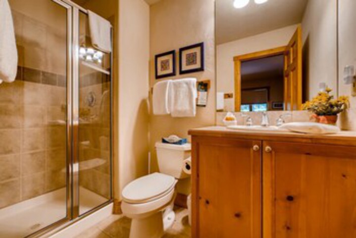 Room 6 of 25
