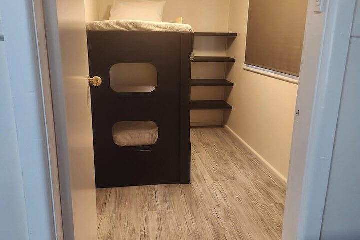 Room 18 of 73