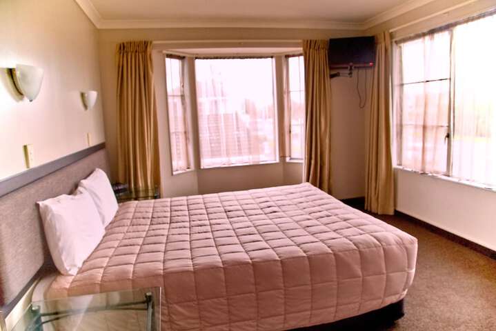 Room 11 of 36