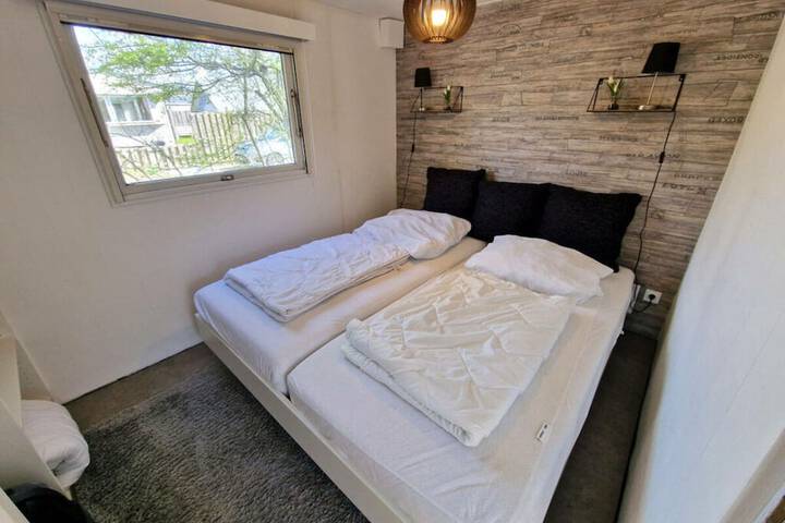 Room 2 of 9