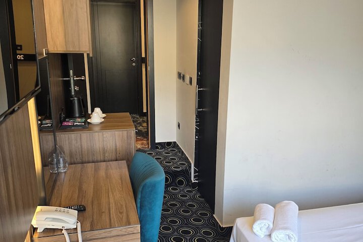Room 12 of 49