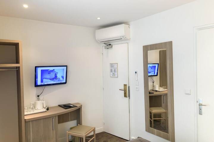 Room 8 of 21