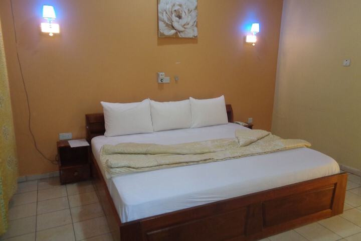 Room 4 of 36