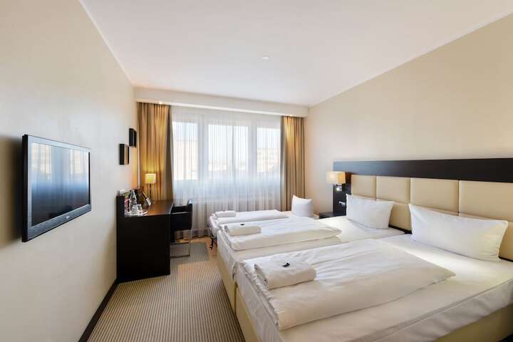 Room 4 of 35