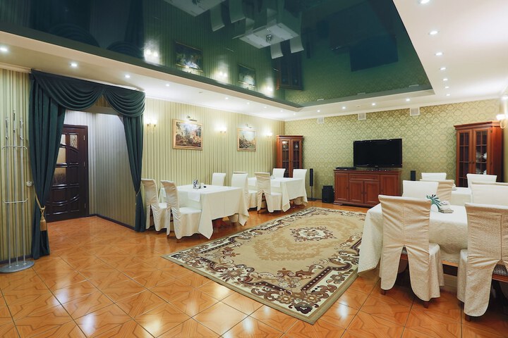 Dining 82 of 88