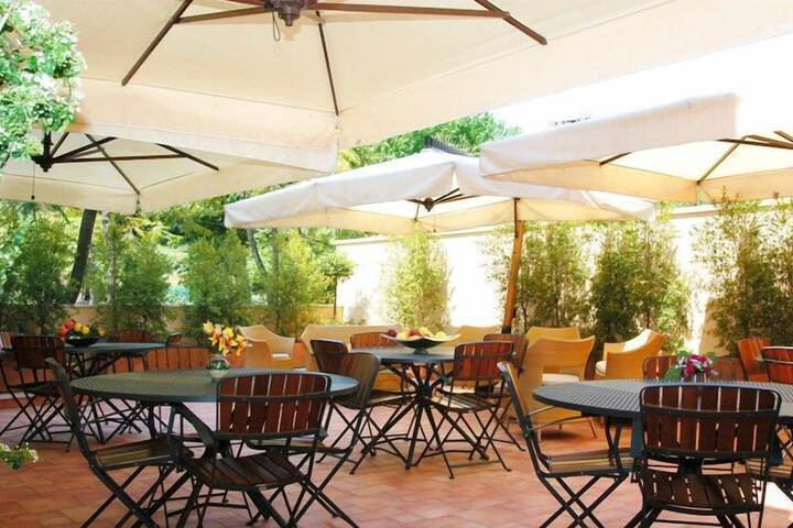 Terrace/Patio 31 of 33