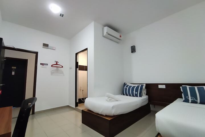 Room 19 of 33