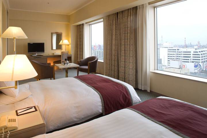 Room 8 of 38