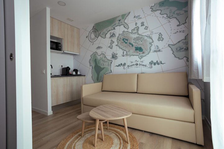 Room 12 of 43
