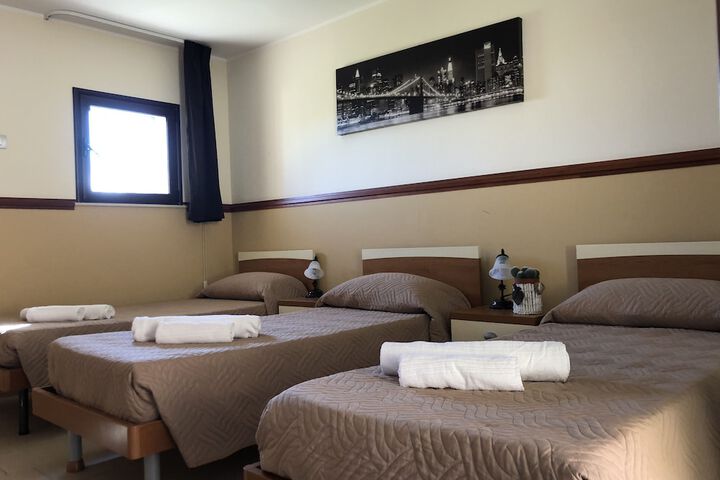 Room 10 of 48