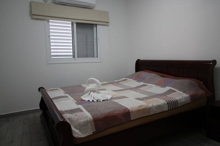 Room 5 of 37