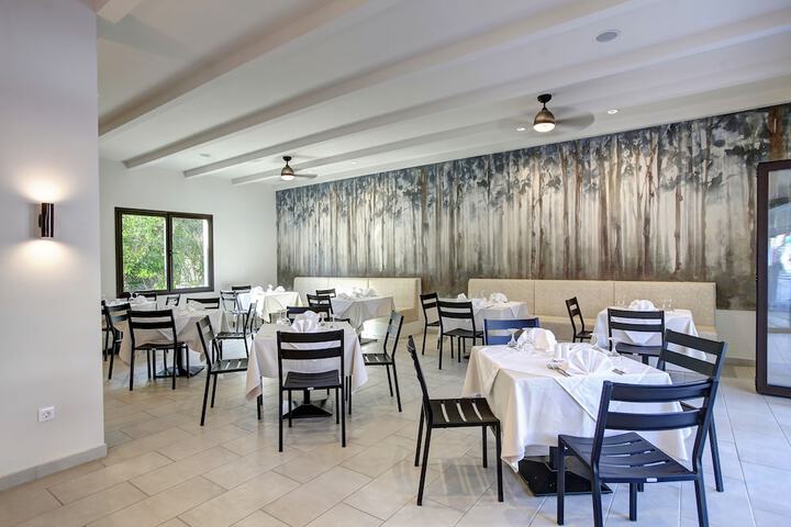 Dining Photos