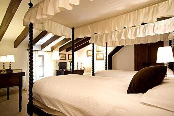 Room 2 of 12