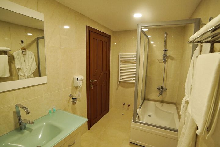 Room 44 of 69