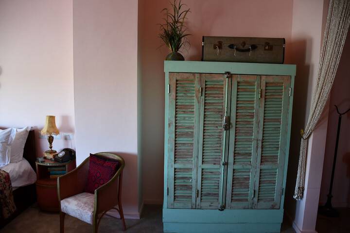 Room 22 of 60