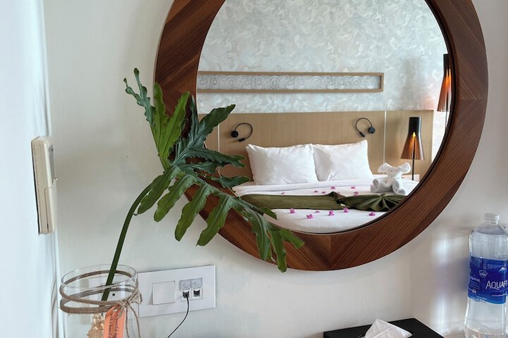 Room 27 of 180
