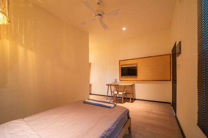 Room 25 of 105