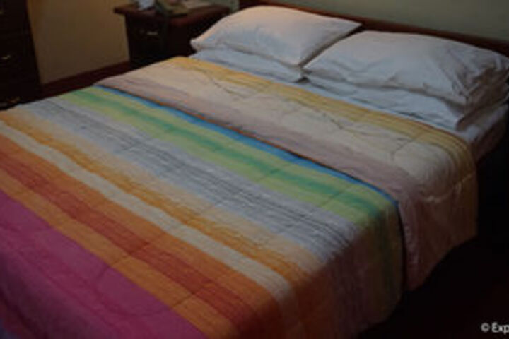 Room 6 of 33