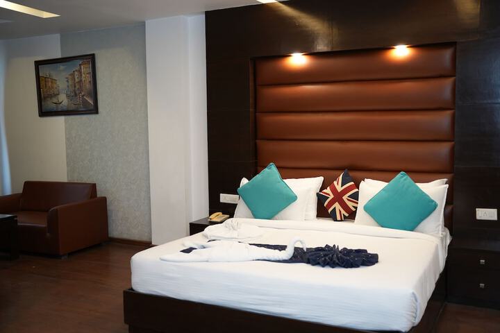 Room 14 of 34