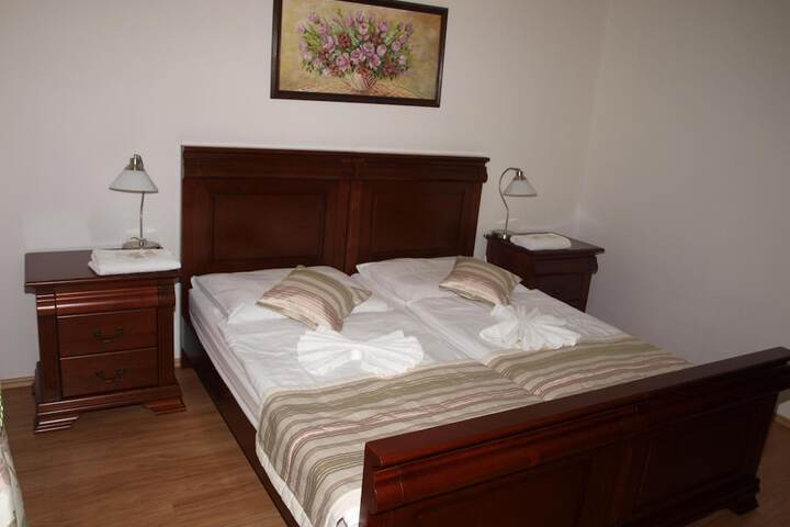 Room 13 of 64