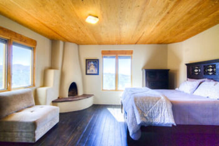 Room 13 of 35