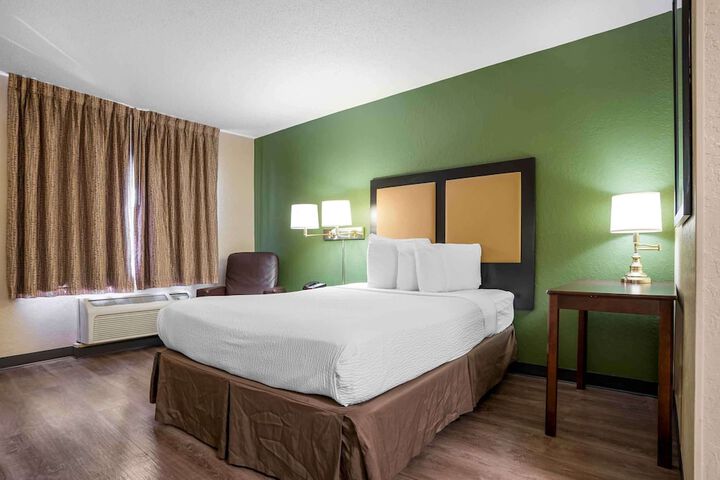 Room 6 of 23