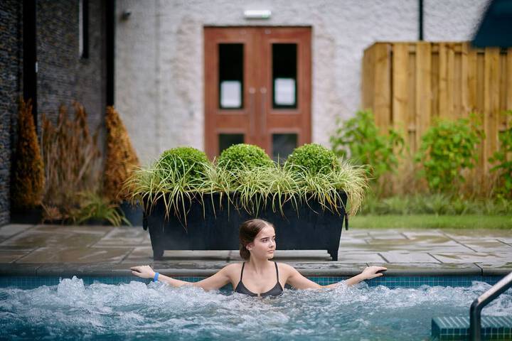 Pool 75 of 131