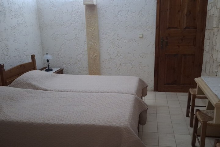 Room 15 of 49