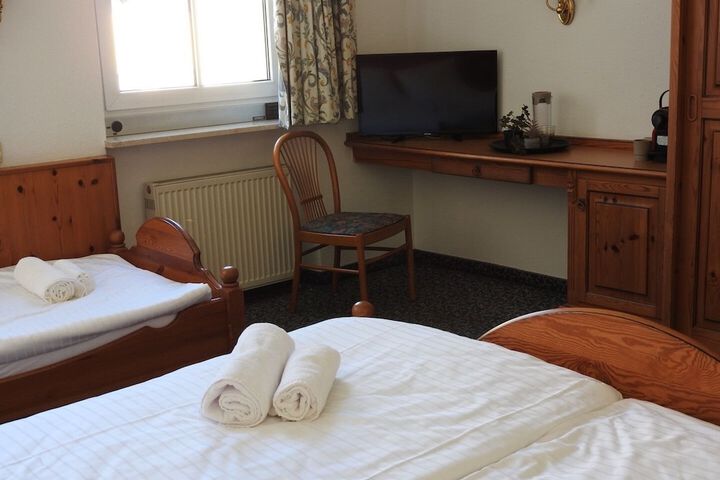 Room 11 of 22