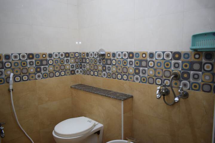 Room 20 of 33