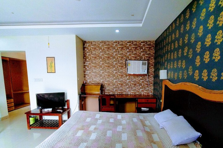 Room 27 of 67