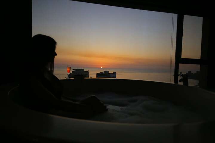 Hot Tub 32 of 66
