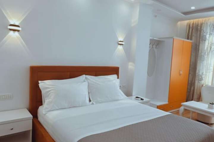Room 4 of 22