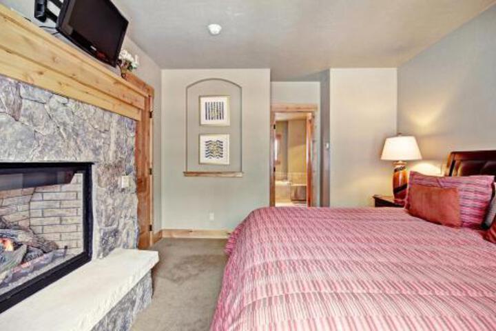 39C Union Creek Townhomes West by Redawning in Copper Mountain, CO