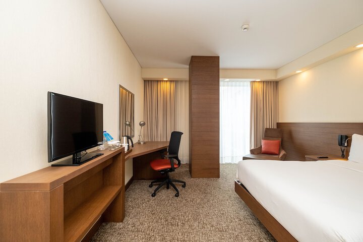 Room 5 of 69