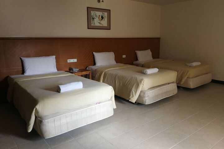 Room 6 of 26