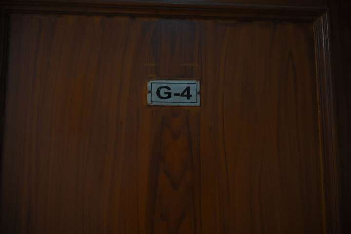 Room 6 of 106