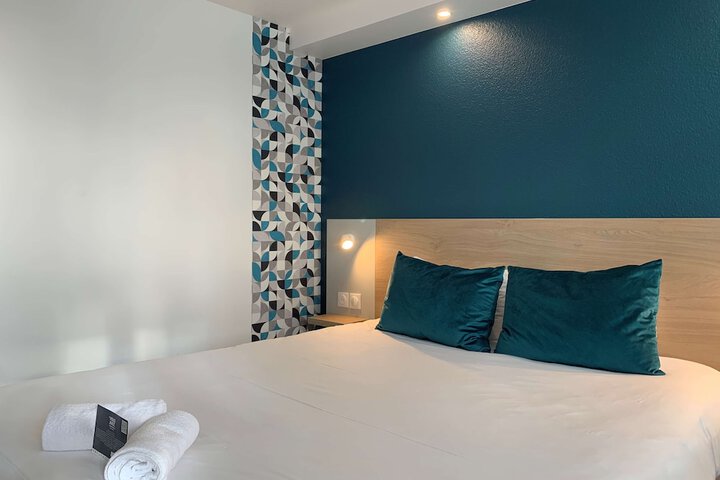 Room 13 of 30