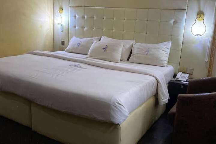 Room 3 of 5