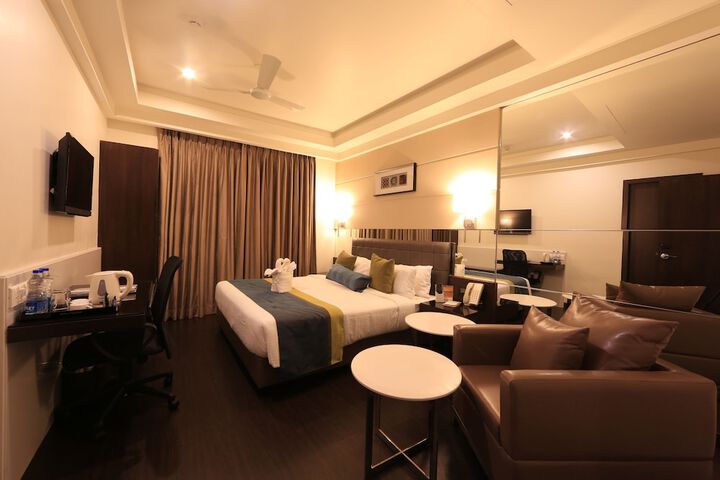 Room 3 of 12