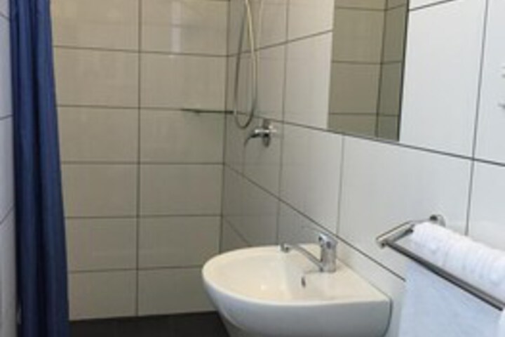 Room 100 of 123