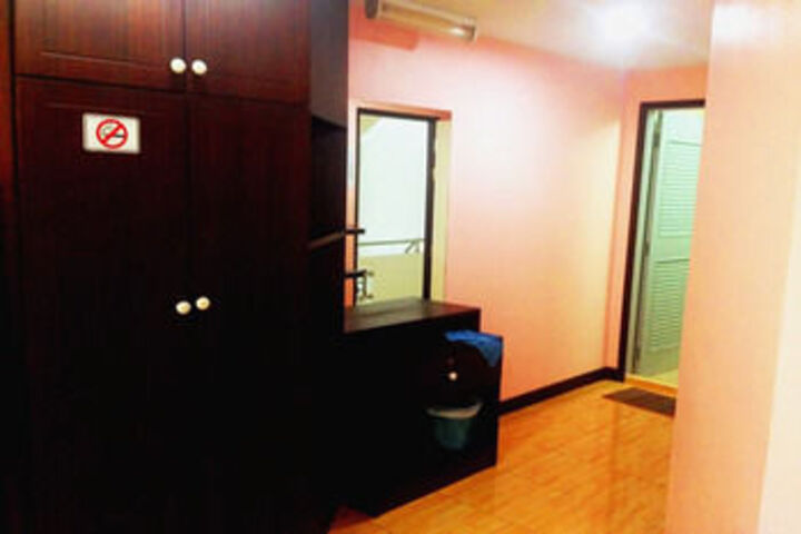 Room 12 of 15