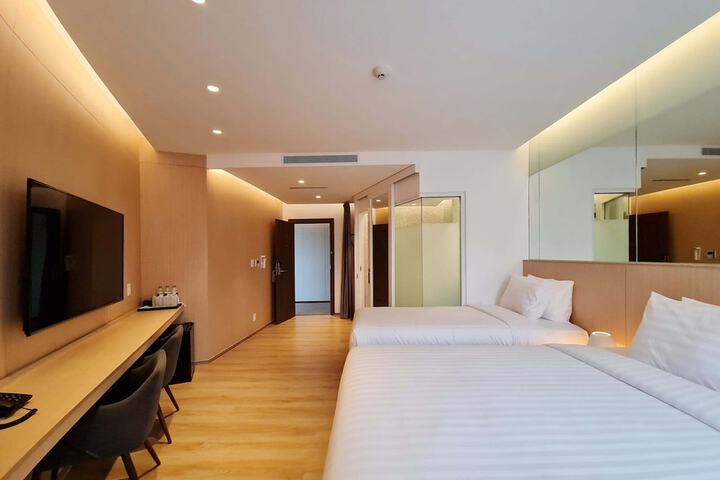Room 8 of 41