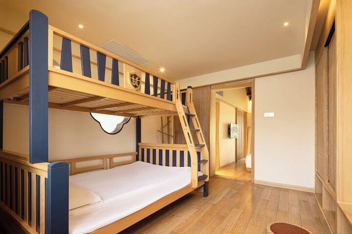 Room 46 of 86