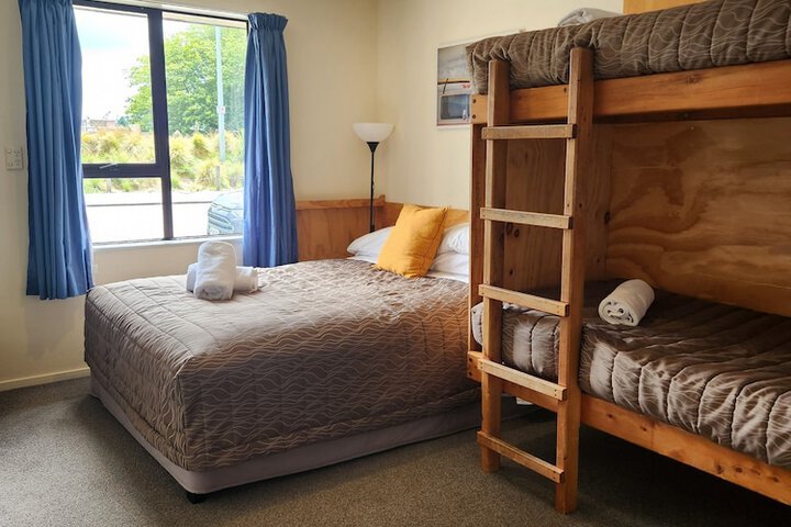Room 6 of 27