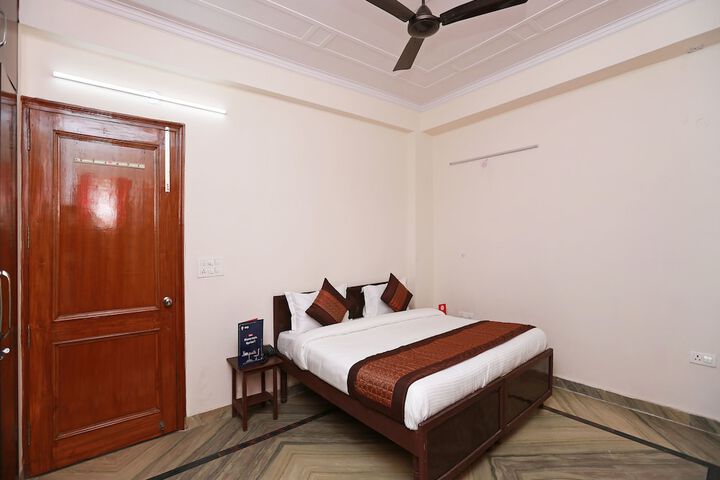 Room 9 of 21