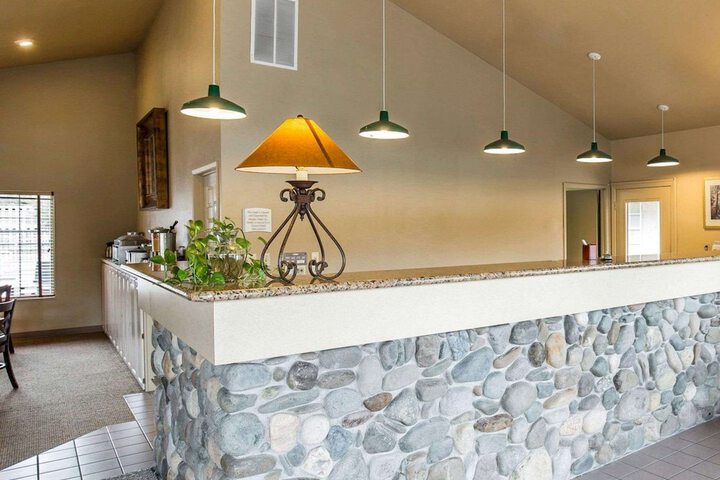 Hotel Interior 4 of 29