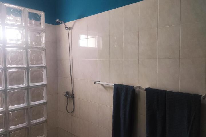 Room 9 of 13