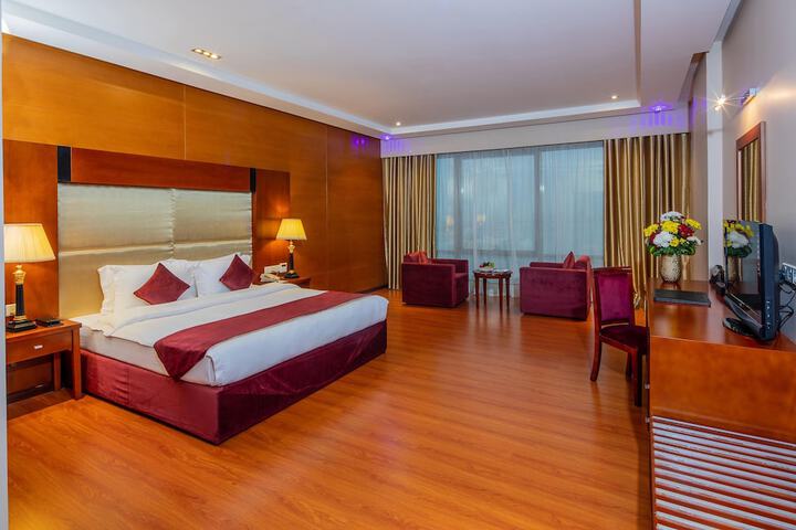 Room 32 of 76